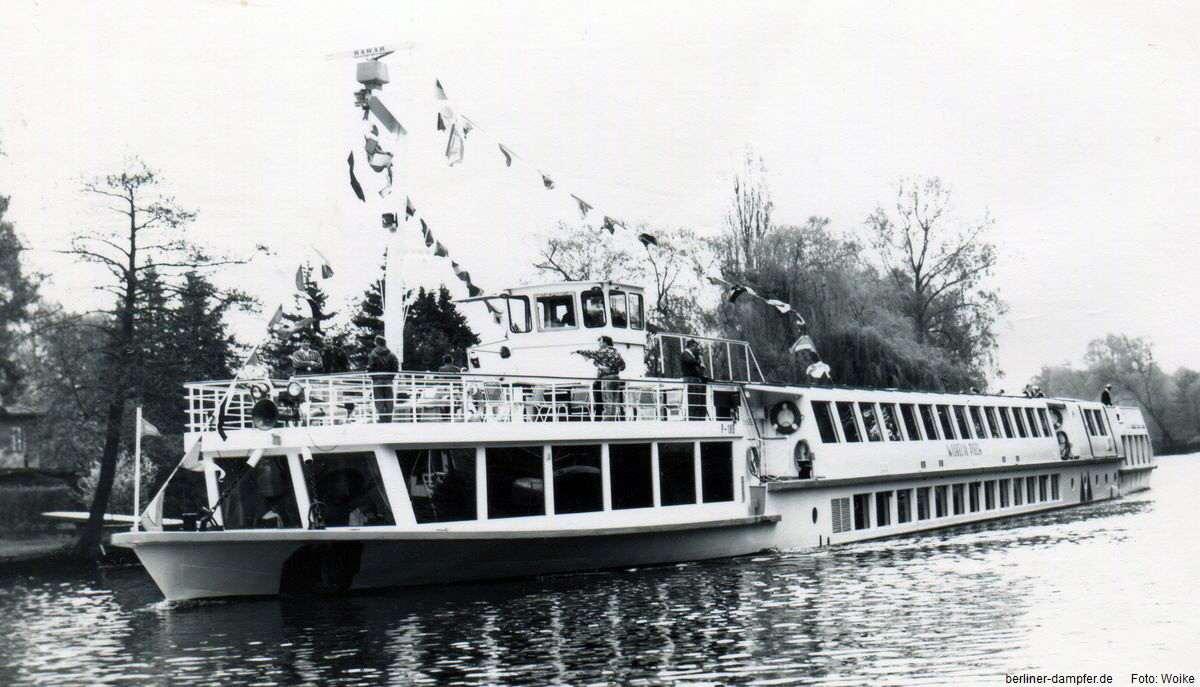 1976 ca. Wilhelm Pieck Fahrgastschiff klein
